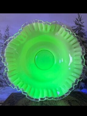 Fenton Uranium Glass Bowl with Clear Ruffled Edge – 9” UV Reactive, Unsigned